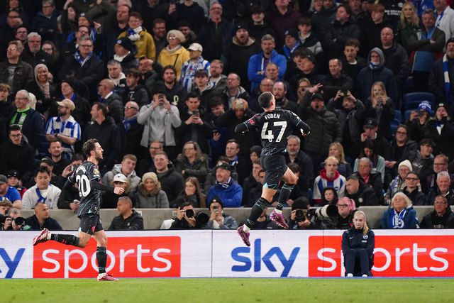 Manchester City goleia Brighton com 'show' de Foden