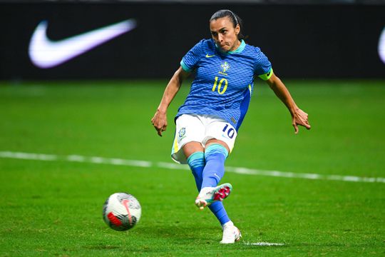 Marta sublinha: «O Brasil já merecia um Mundial»