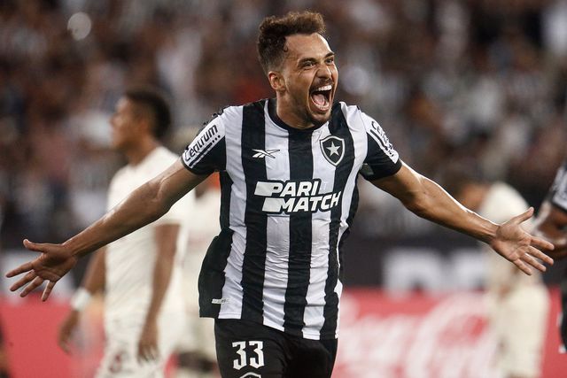 Botafogo de Artur Jorge vence na Libertadores com bis de ex-FC Porto