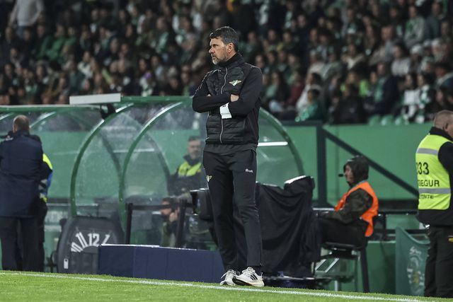Técnico italiano tem em mente o regresso aos triunfos na receção ao Nacional, este domingo (Foto: IMAGO)
