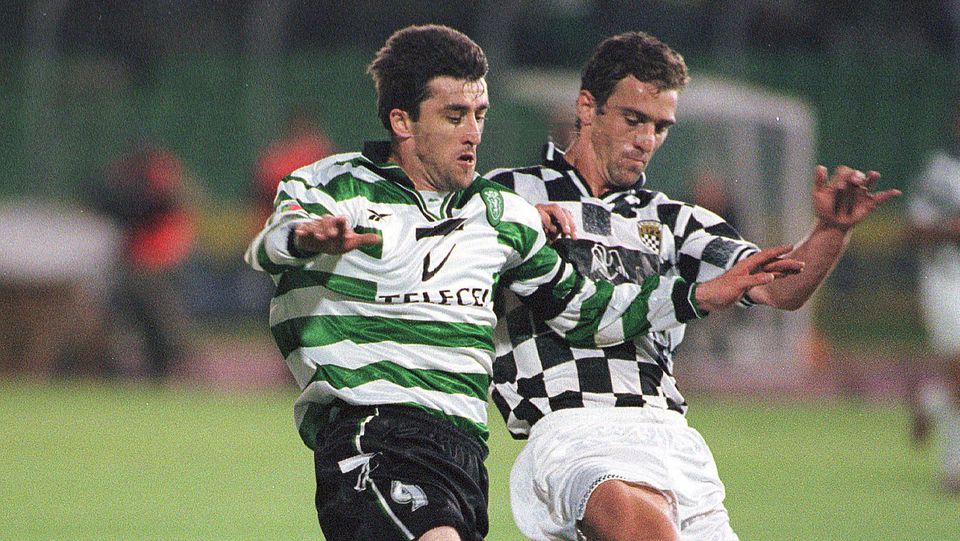 Litos em duelo com Iordanov, do Sporting, em abril de 1999 (ASF/PRESS PHOTO AGENCY)