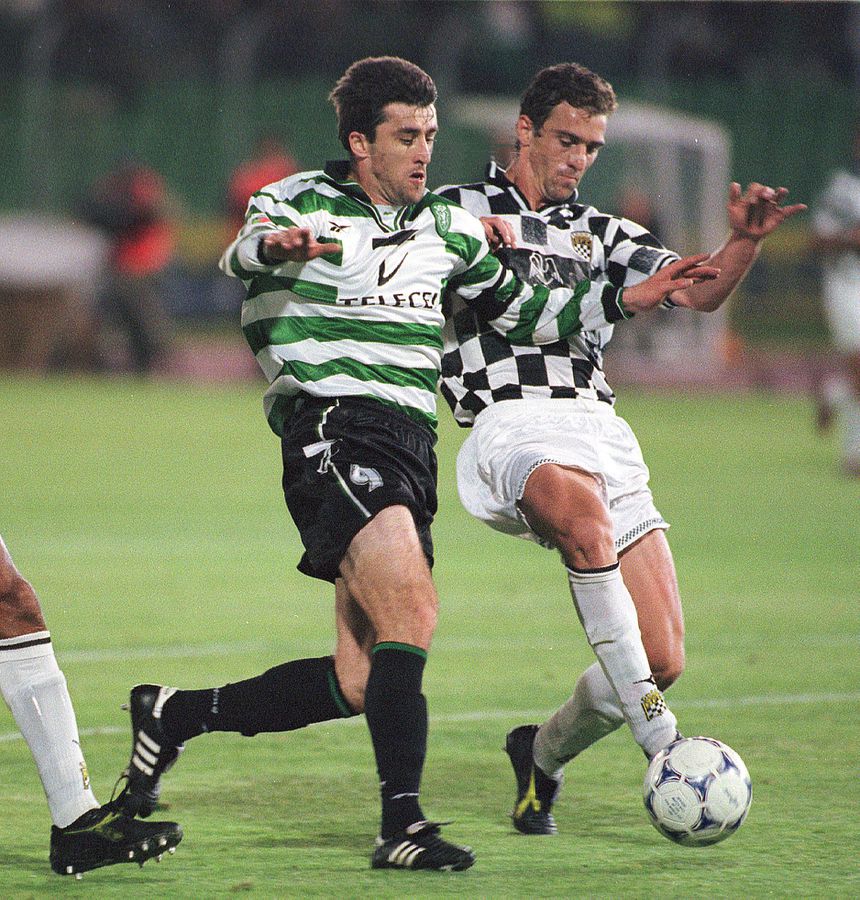 Litos em duelo com Iordanov, do Sporting, em abril de 1999 (ASF/PRESS PHOTO AGENCY)
