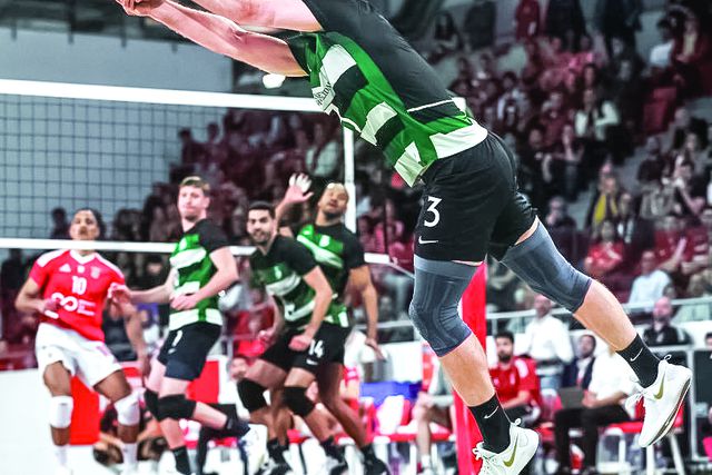 Leão põe trancas à porta e pede apoio