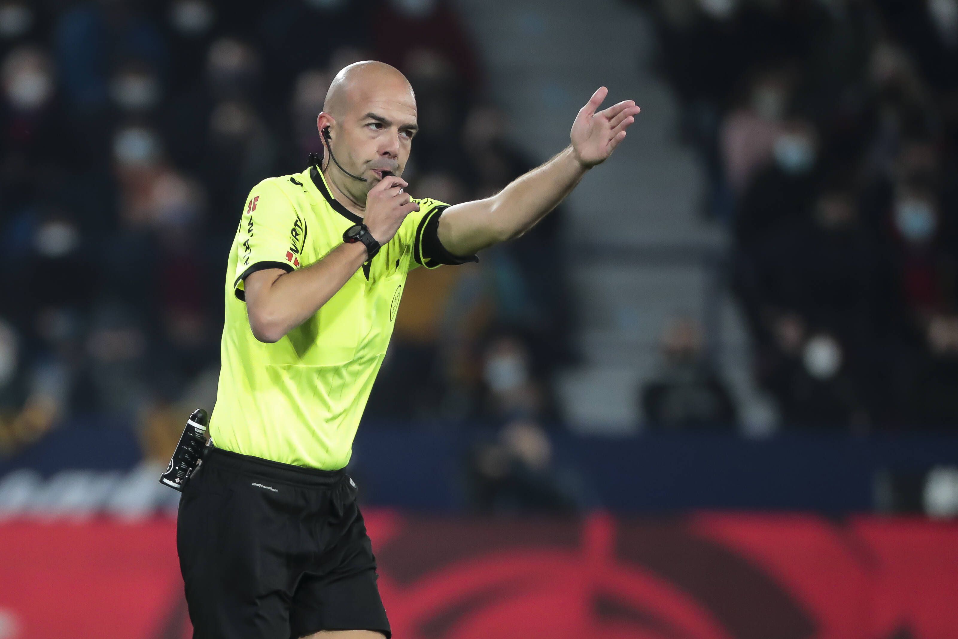VAR da final da Taça do Rei ataca Real Madrid TV e madrilenos reagem