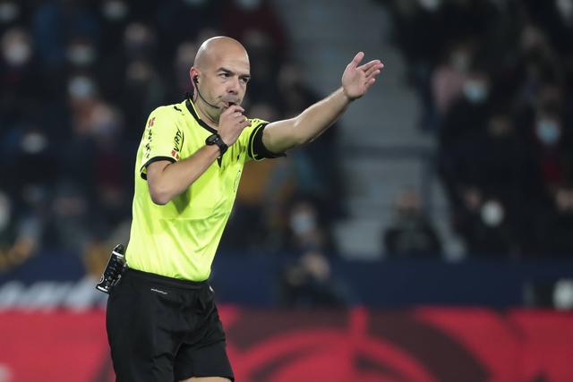 VAR da final da Taça do Rei ataca Real Madrid TV e madrilenos reagem