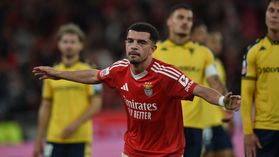 Mercado: Besiktas de novo interessado em avançado do Benfica