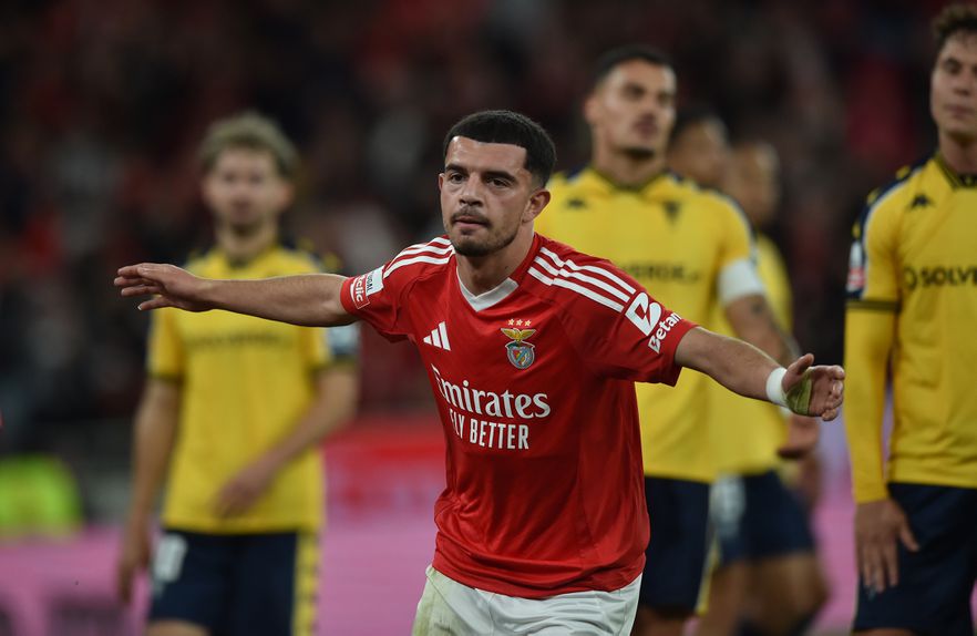 Zeki Amdouni, 24 anos, está emprestado ao Benfica pelo Burnley, que pagou 18,6 milhões de euros para contratá-lo
