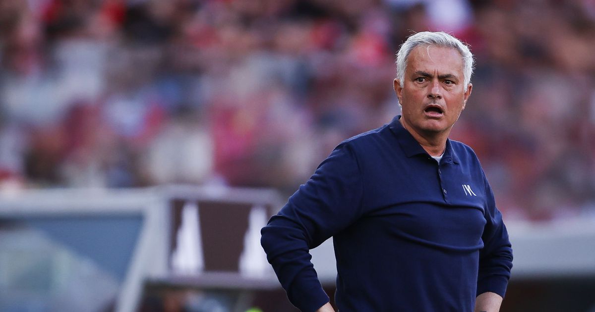 Mourinho: «O Benfica está a fazer um campeonato digno, não é um desastre»