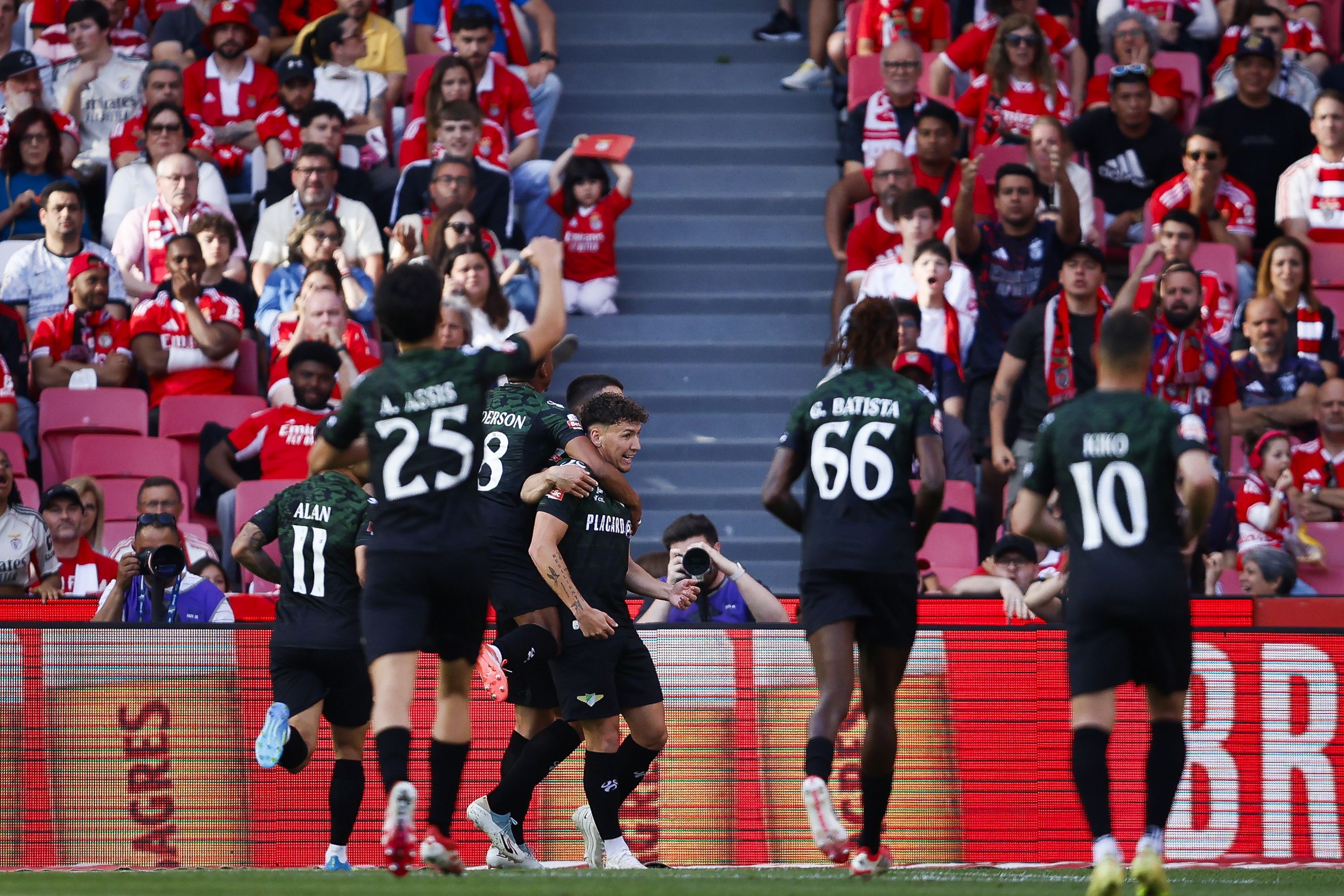 Jogadores do Moreirense festejam golo de Travassos frente ao Benfica - Foto: Filipe Amorim/LUSA