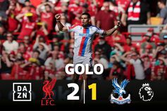 Falta de fair-play em Anfield? Guarda-redes lesiona-se e Muñoz... faz golo