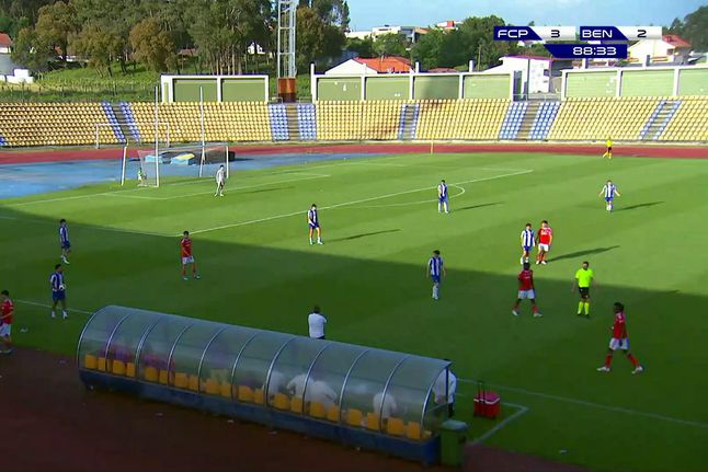 FC Porto-Benfica em juniores terminou com grande confusão