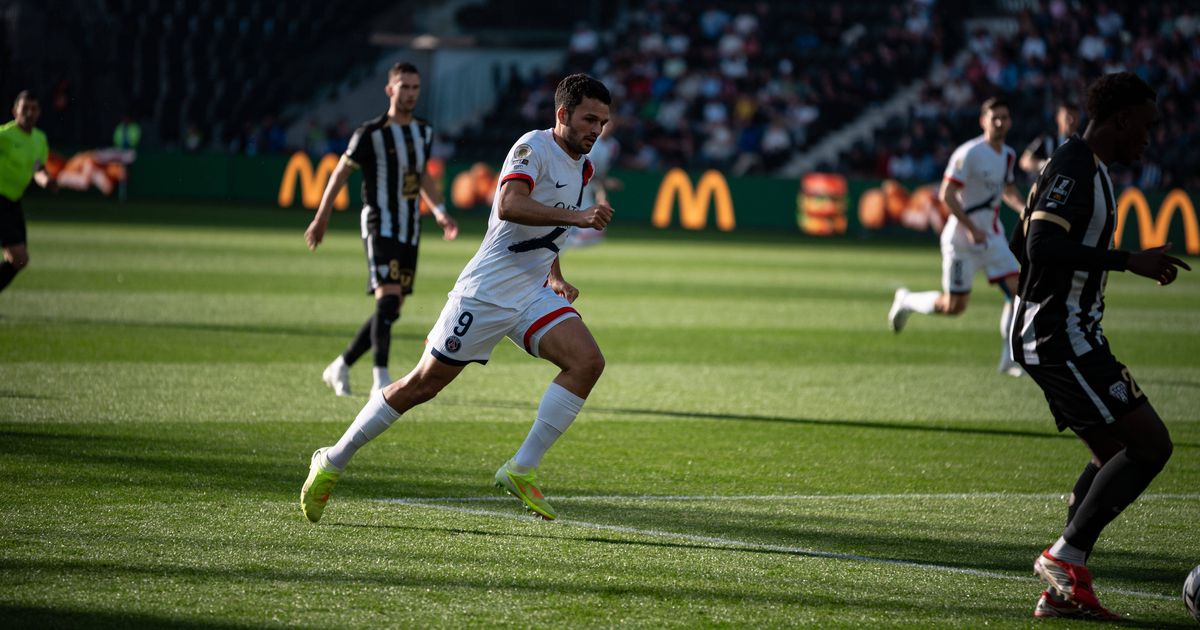 Luis Enrique reage à expulsão de Gonçalo Ramos: «É uma anedota!»