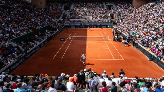 VÍDEO: ambiente parece da final, mas é… Nadal a treinar em Roland Garros