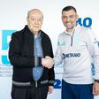 Pinto da Costa e Sérgio Conceição num aperto de mão