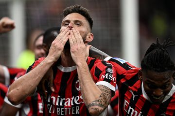 Rafael Leão marca mas Milan deixa-se empatar frente ao último no adeus de Pioli