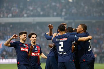 PSG festeja dobradinha com conquista da Taça frente ao Lyon