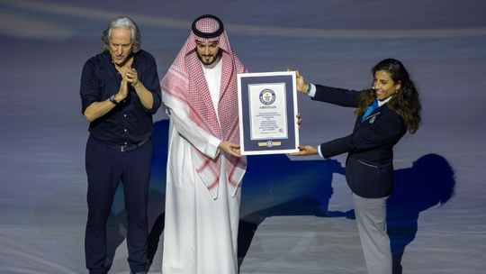 Jorge Jesus recebe certificado do Guinness por recorde mundial no Al Hilal (vídeo)
