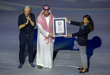 Jorge Jesus recebe certificado do Guinness por recorde mundial no Al Hilal (vídeo)