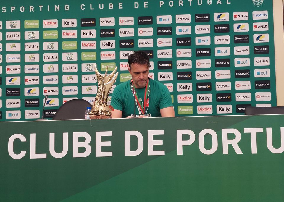 Título com dedicatória especial: «O Quintana deu-me a medalha de campeão…»