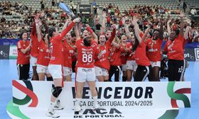 Benfica celebra a dobradinha no feminino