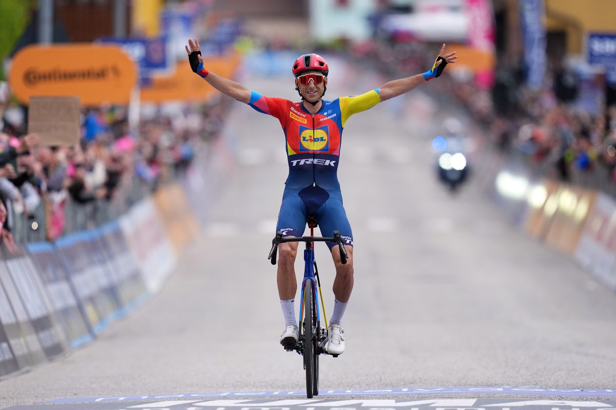 Giro: Verona 'vinga' Ciconne e Roglic fraqueja