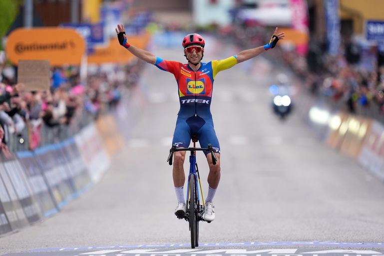 Giro: Verona 'vinga' Ciconne e Roglic fraqueja