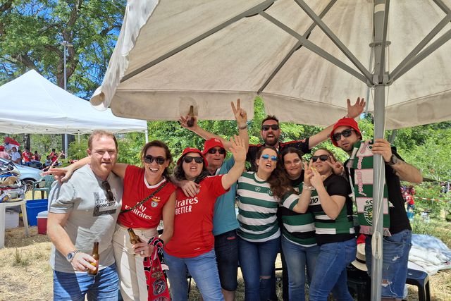 Dormiram na estrada e tiveram de se camuflar para viver a festa no Jamor