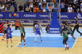 Basquetebol: FC Porto vence (83-64) o Sporting e está em vantagem (2-0) nas meias-finais do 'play-off'