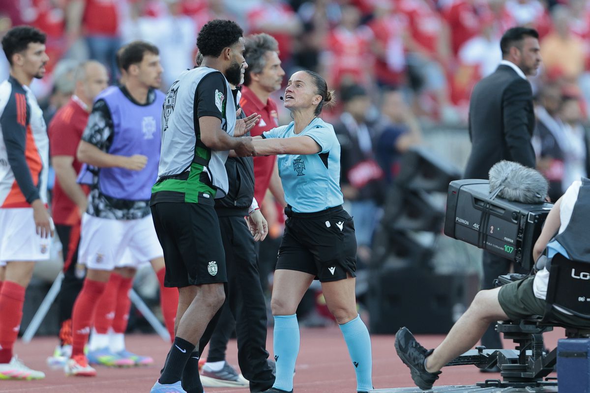 VÍDEO: Matheus Reis pisa Belotti, Luís Godinho deixa seguir