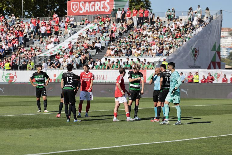 VÍDEO: VAR anula penálti para o Benfica no Jamor