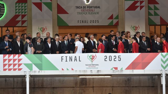 «Como é que árbitro e VAR não conseguem ver duas agressões seguidas?!»