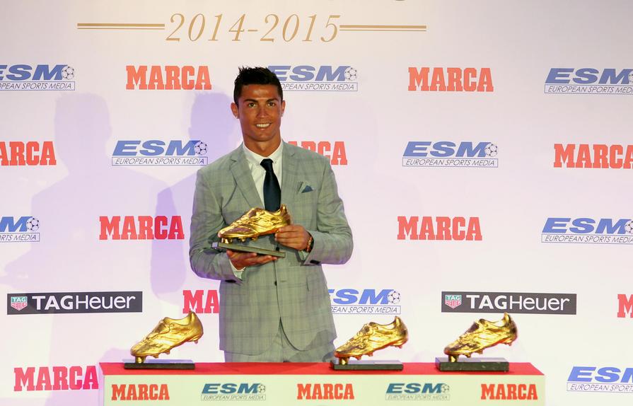 Cristiano Ronaldo é o segundo jogador que mais vezes ganhou a Bota de Ouro. Ganhou em 2007/08, com o Manchester United (31 golos), e em 2010/11 (40), 2013/14 (31) e 2014/15 (48) com o Real Madrid - Foto: A BOLA