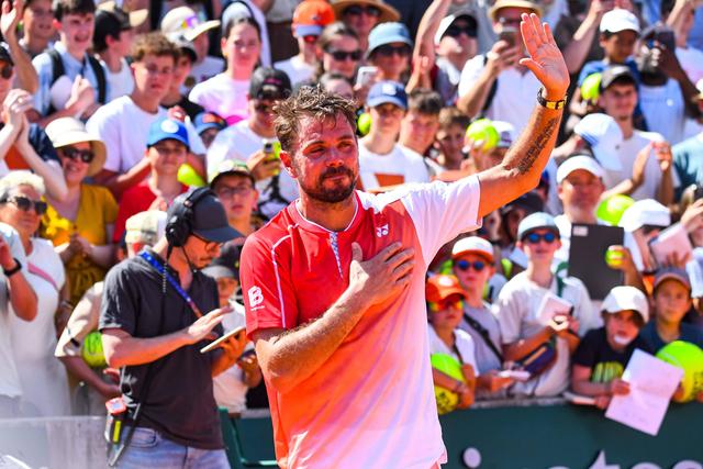 Antigo campeão de Roland Garros despede-se em lágrimas