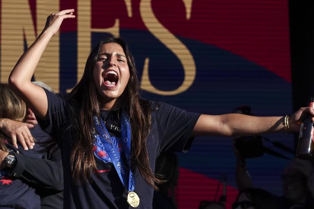 Kika Nazareth a celebrar conquista da Champions feminina