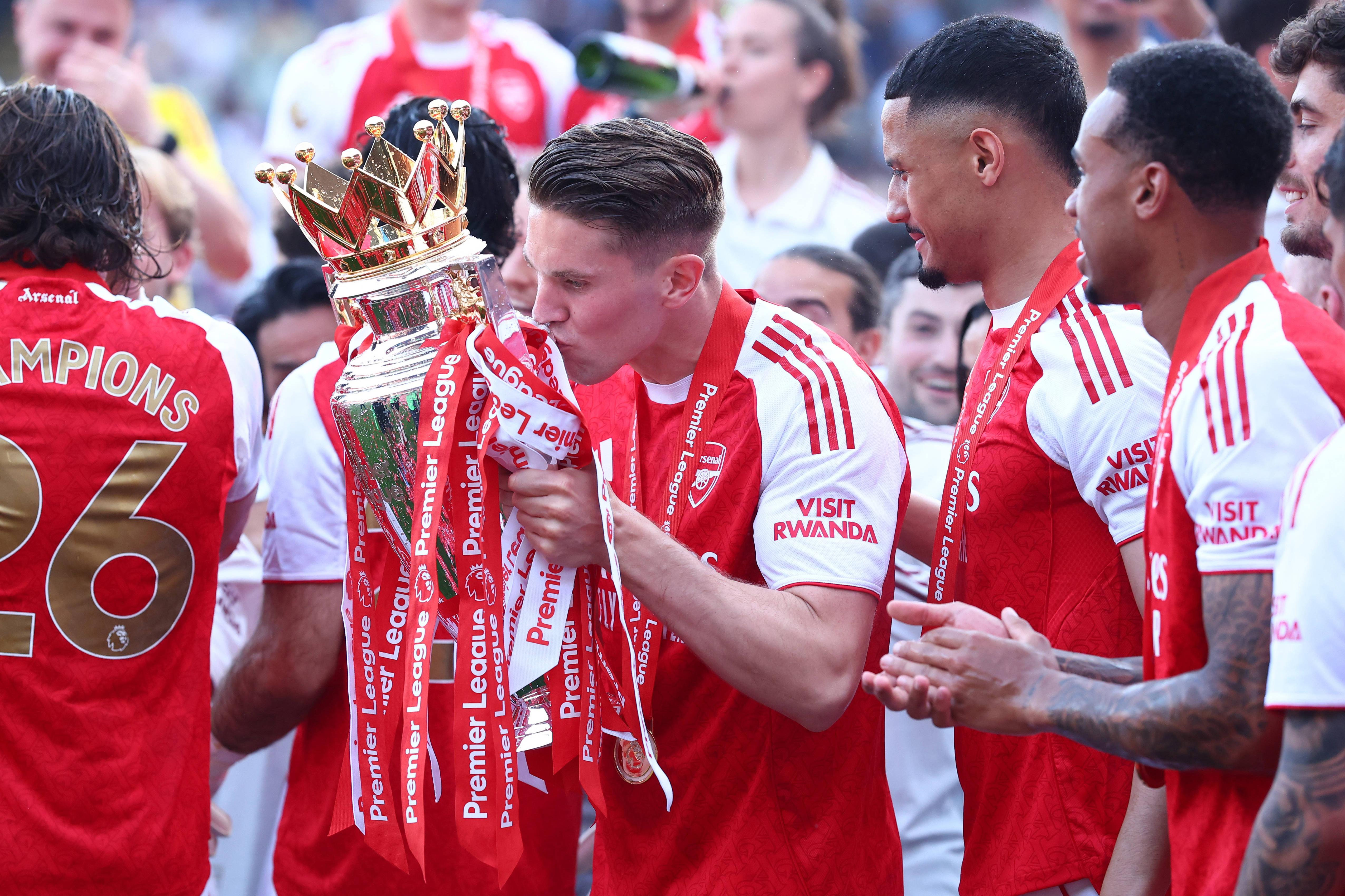 Viktor Gyokeres nos festejos da conquista da Premier League pelo Arsenal