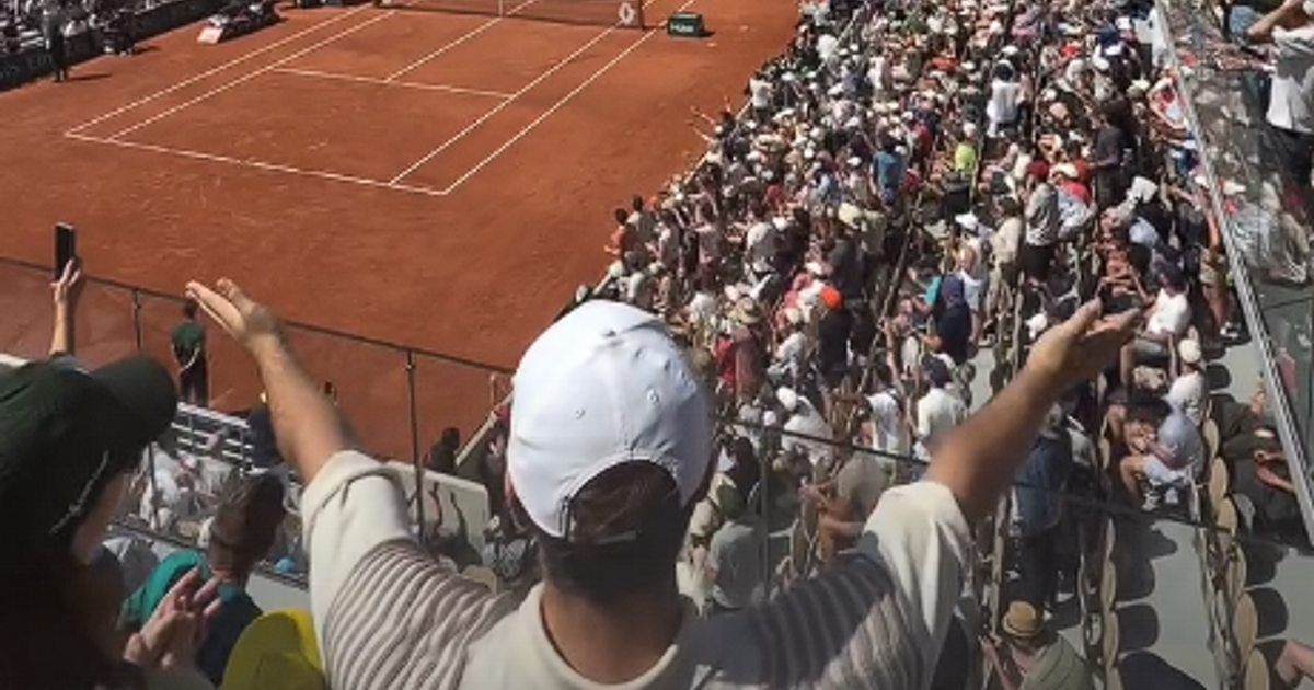 De férias no Benfica, foi a Roland Garros apoiar Wawrinka