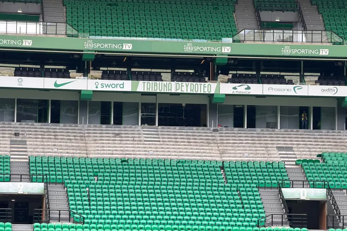 Obras nas bancadas de Alvalade para instalação do espaço 'lion's corner' - Foto: D. R.