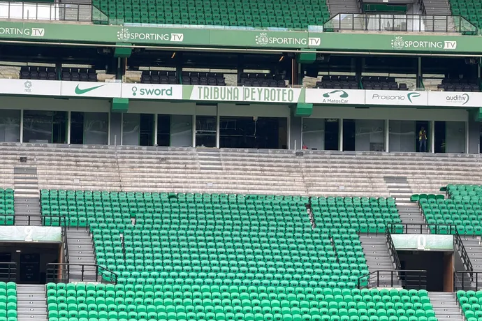 Obras nas bancadas de Alvalade - Foto: D. R.