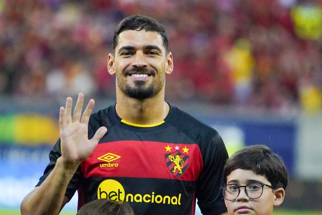 Viu o autogolo da Turquia contra Portugal e quis... fazer pior (vídeo)