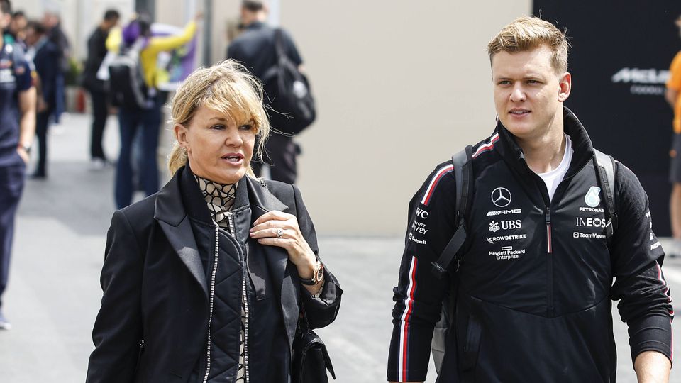 Corinna com o filho Mick Schumacher, ambos foram alvo de chantagem e pediram-lhes milhões para não divulgar informações sobre o ex-piloto, Michael Schumacher