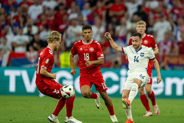 Dinamarca-Sérvia: siga em direto a luta pelo apuramento no Grupo C