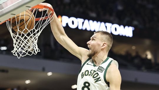 Boston Celtics: Kristaps Porzingis vai ser operado