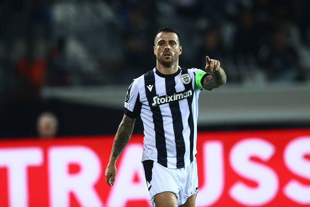 Vieirinha renova com o PAOK