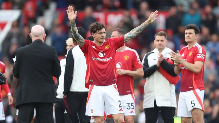 Ex-Benfica despede-se do Man. United: «A próxima época vai ser melhor»