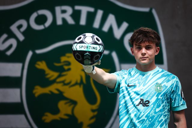 Guarda-redes assina pelo Sporting