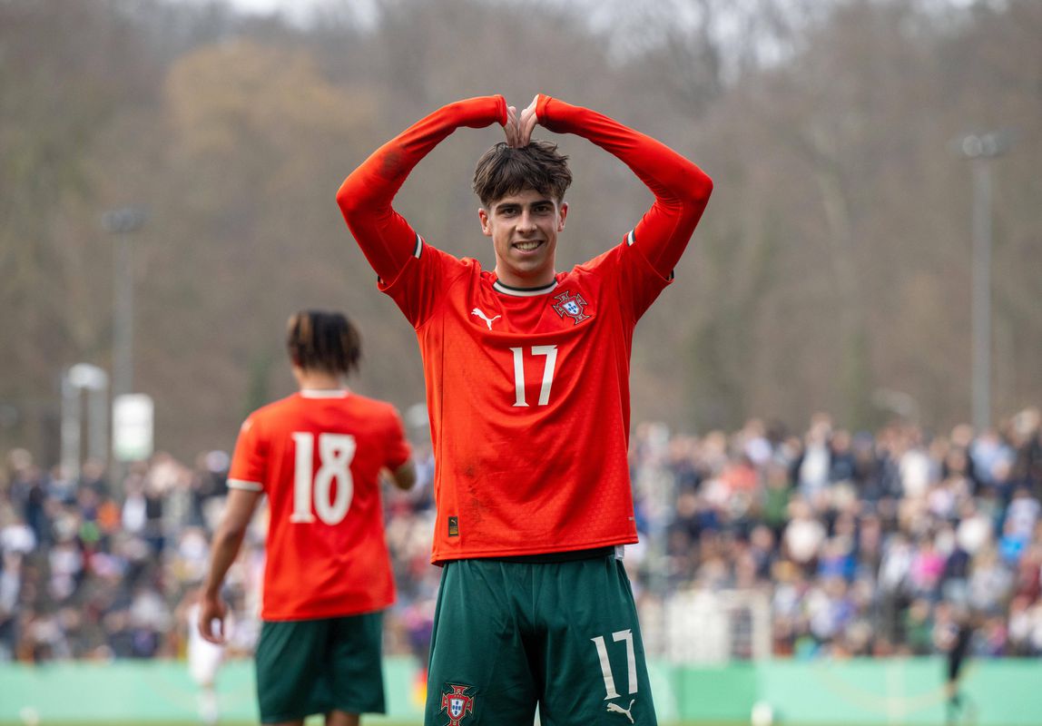 Mercado Sporting: complica-se a vida de Afonso Moreira