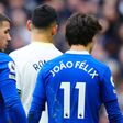 João Félix ao lado de Enzo Fernández no Chelsea
