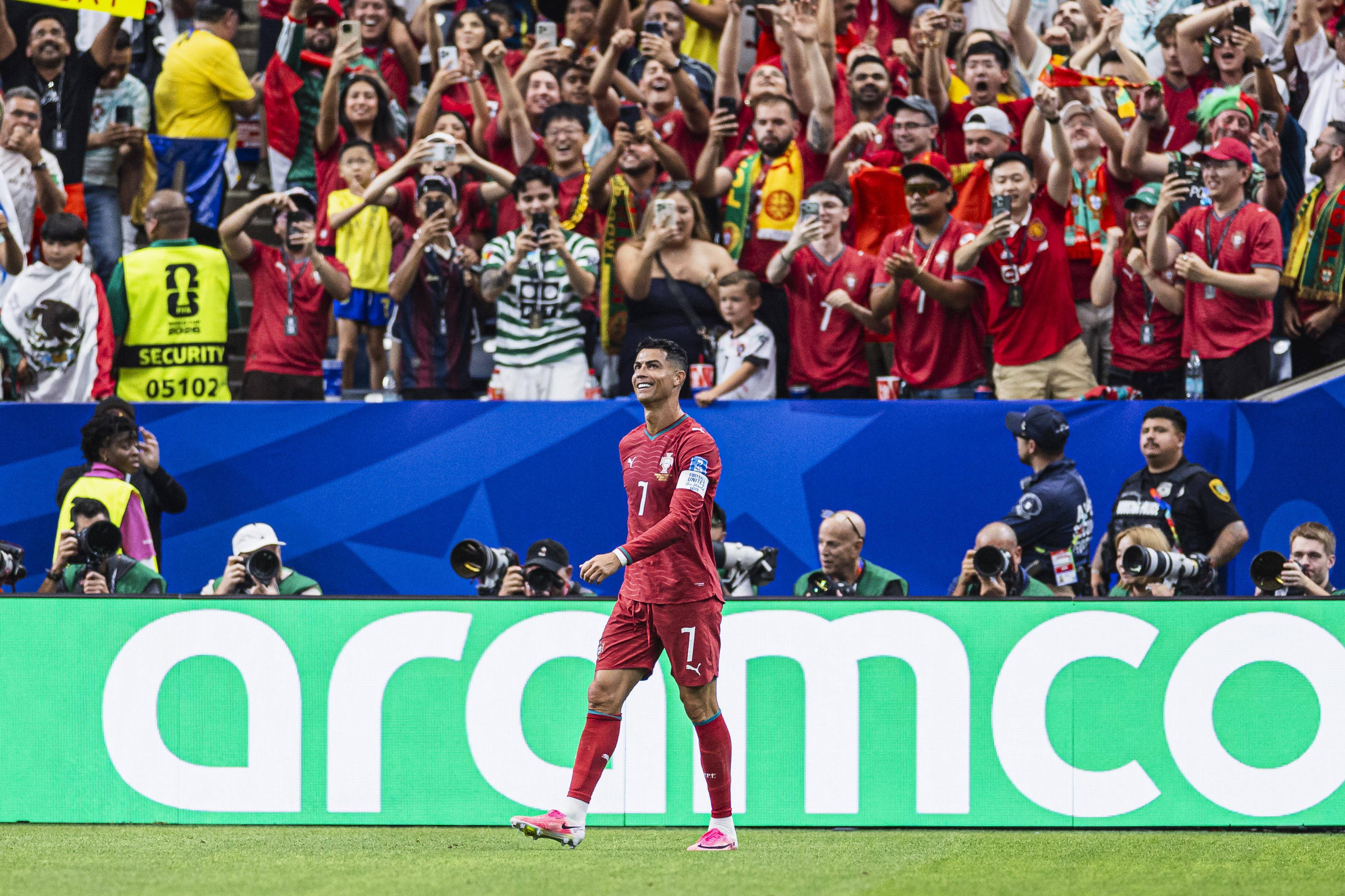 Cristiano Ronaldo bisou por Portugal ao Uzbequistão no Mundial 2026