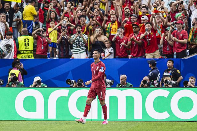 Cristiano Ronaldo bisou por Portugal ao Uzbequistão no Mundial 2026
