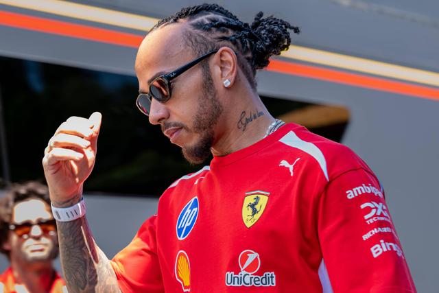 Lewis Hamilton faz revelação surpreendente sobre início de carreira na Ferrari